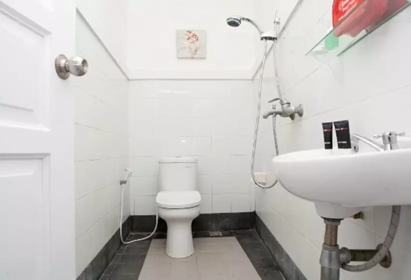 ホテル Reddoorz Plus Near Sukajadi 2