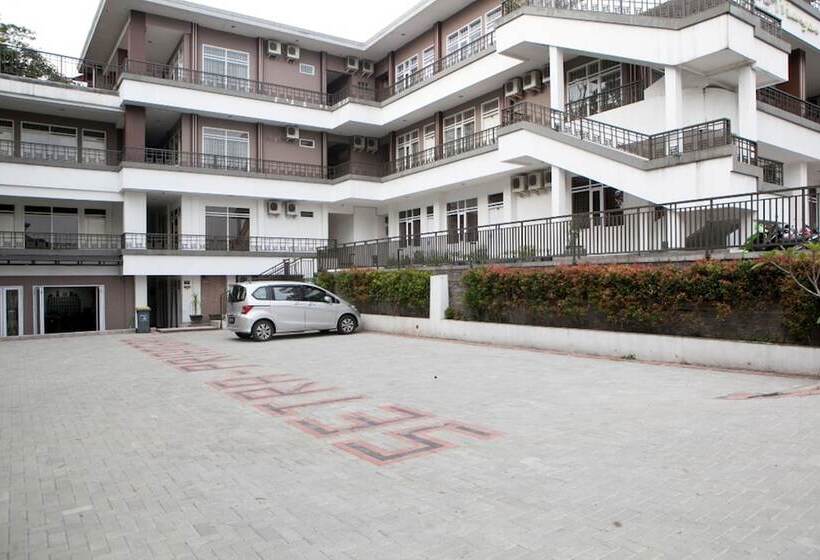 בית מלון כפרי Reddoorz Plus Near Sukajadi 2