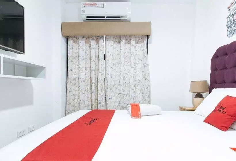 Hotelli Reddoorz Plus @ Ruby Las Pinas Weekly Stay