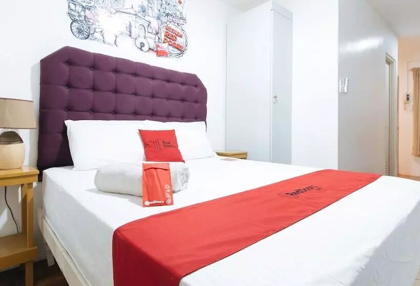 Hotelli Reddoorz Plus @ Ruby Las Pinas Weekly Stay