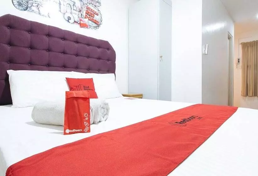 Hotelli Reddoorz Plus @ Ruby Las Pinas Weekly Stay