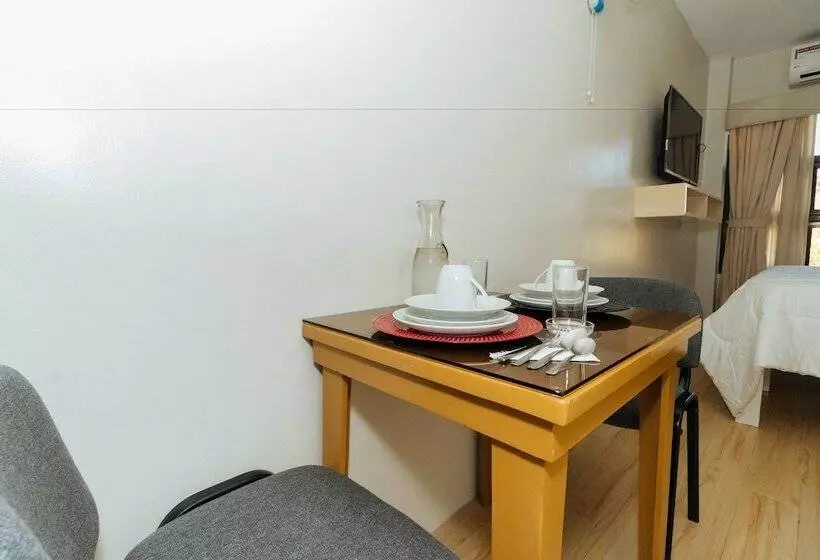 Hotelli Reddoorz Plus @ Ruby Las Pinas Weekly Stay