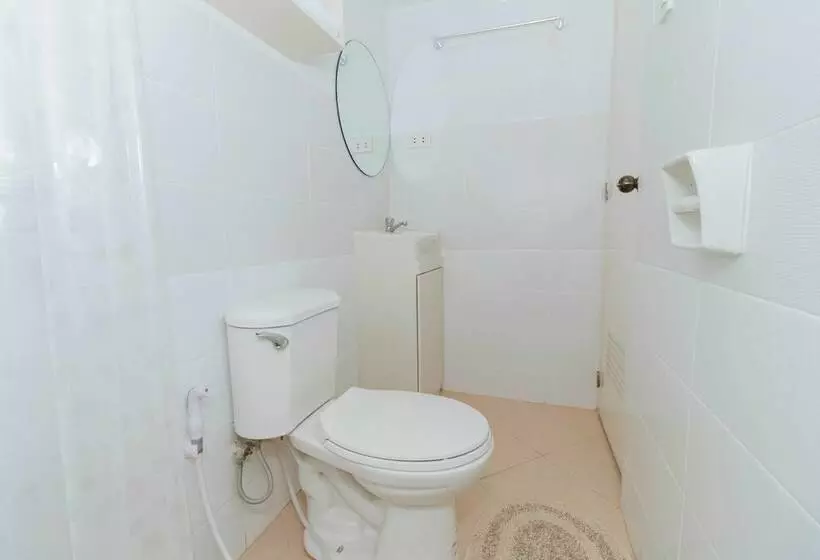 Hotelli Reddoorz Plus @ Ruby Las Pinas Weekly Stay