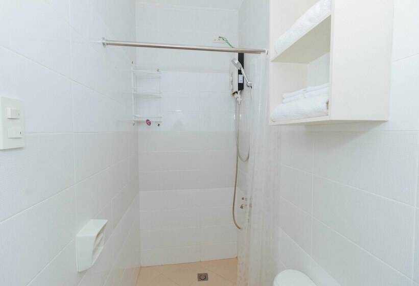 בית מלון כפרי Reddoorz Plus @ Ruby Las Pinas Weekly Stay