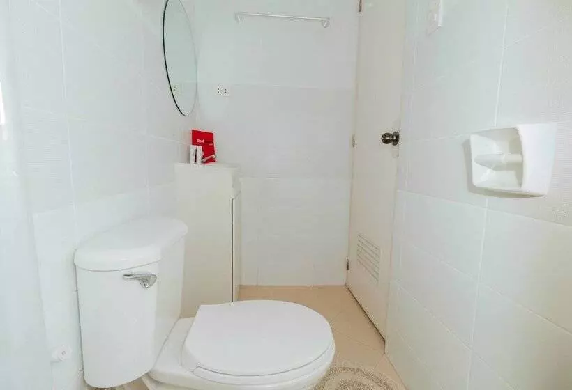 Hotelli Reddoorz Plus @ Ruby Las Pinas Weekly Stay