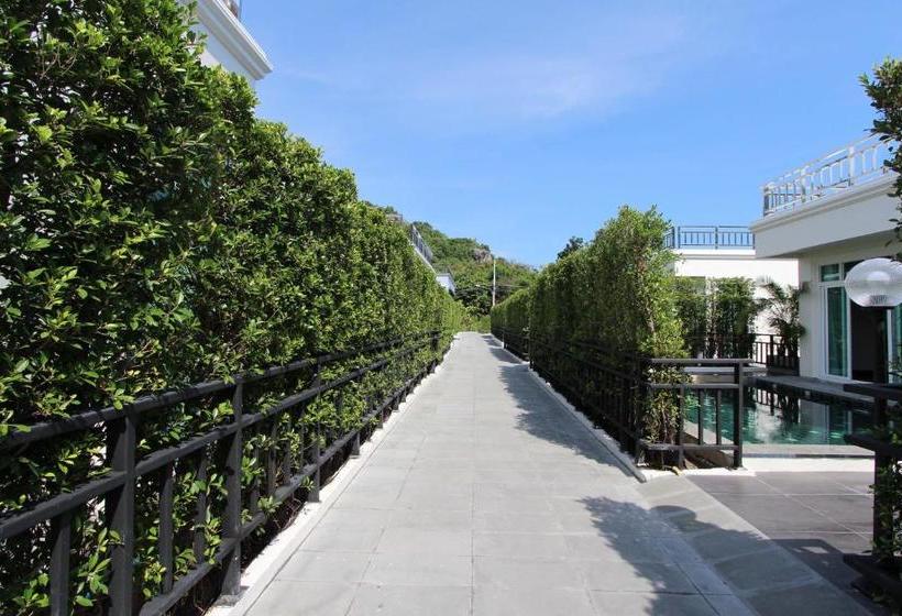 בית מלון כפרי T Villas Huahin