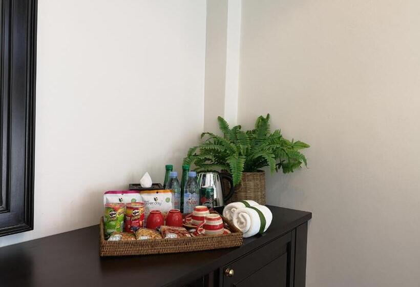 בית מלון כפרי T Villas Huahin