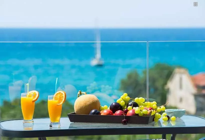 Hotelli The Dome Luxury