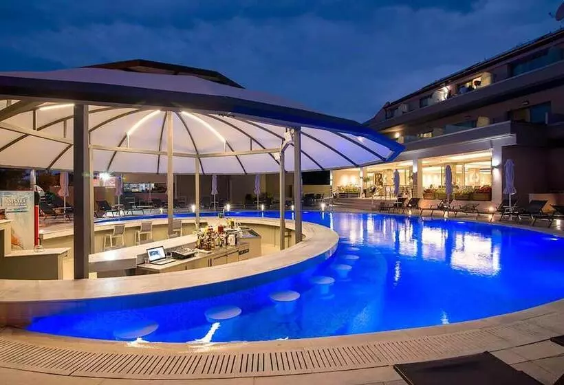 Hotelli The Dome Luxury