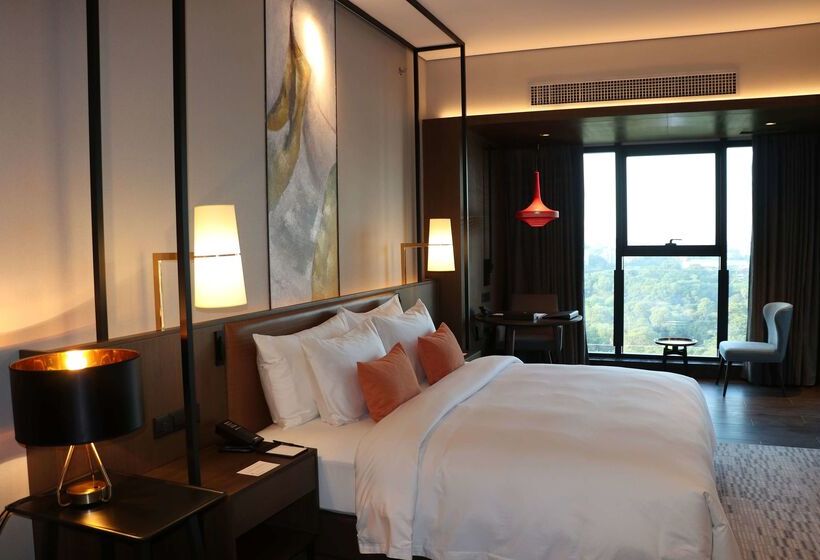هتل Wyndham Grand Yangon