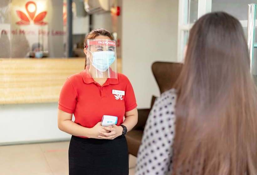 Hotel Zen Premium Near Rockwell Makati