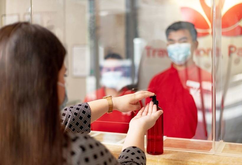 Hotel Zen Premium Near Rockwell Makati