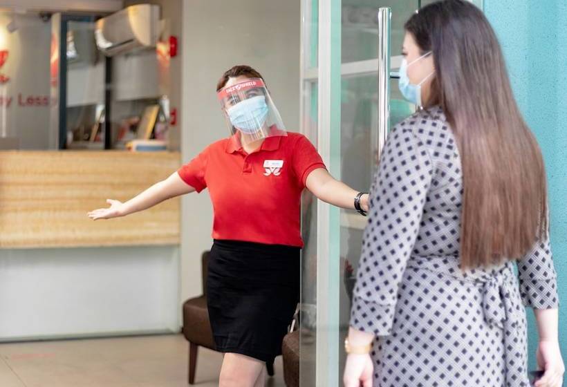 Hotel Zen Premium Near Rockwell Makati