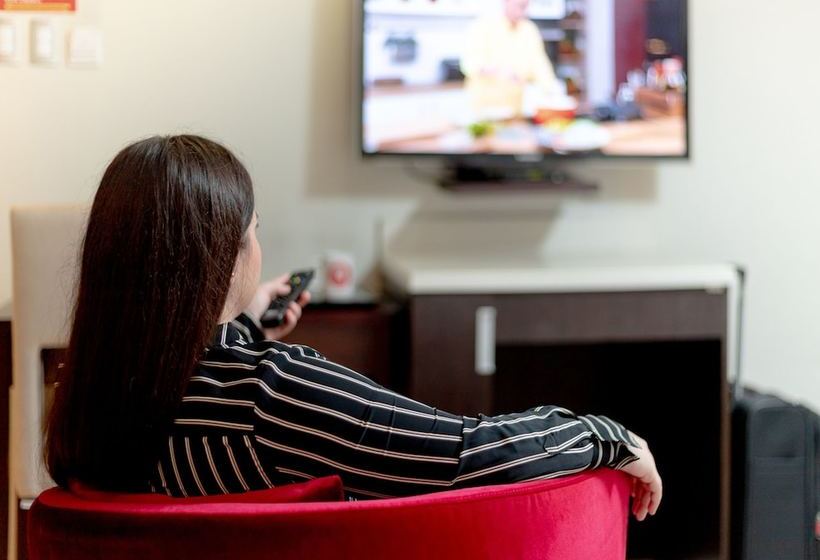 Hotel Zen Premium Near Rockwell Makati