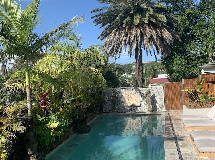 Pensão Aabi's At Byron