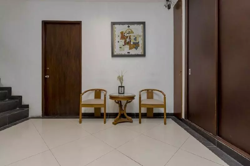 Majatalo Reddoorz Plus @ Pasar Baru