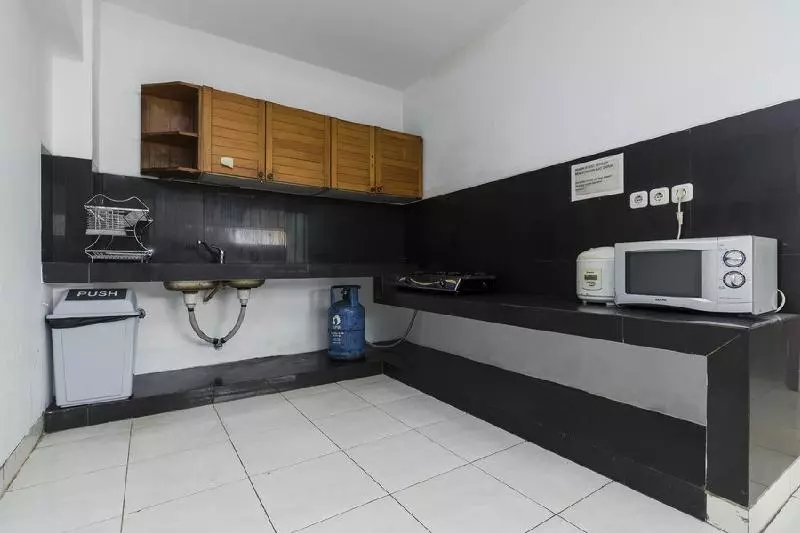 Majatalo Reddoorz Plus @ Pasar Baru