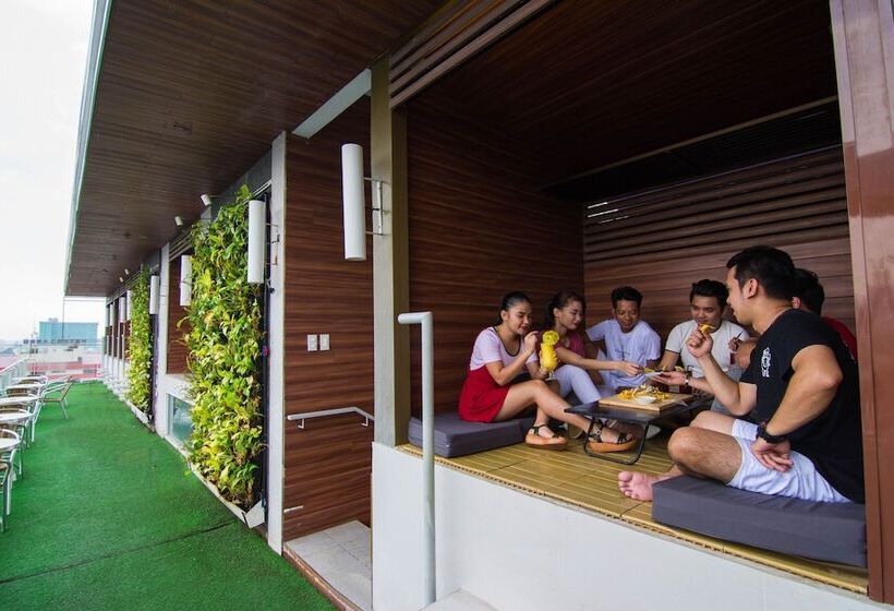 Selah Pods Hotel Manila