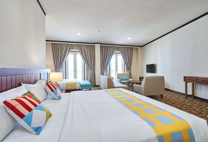 The Platinum Hotel & Suites