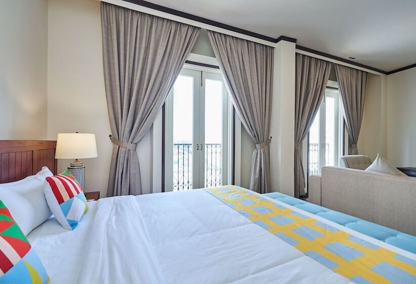 The Platinum Hotel & Suites