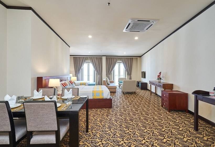 The Platinum Hotel & Suites