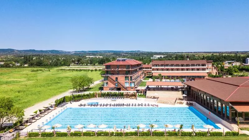 هتل Ambassadori Kachreti Golf Resort