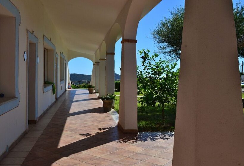 فندق فئة نجمة واحدة Agriturismo Irghitula