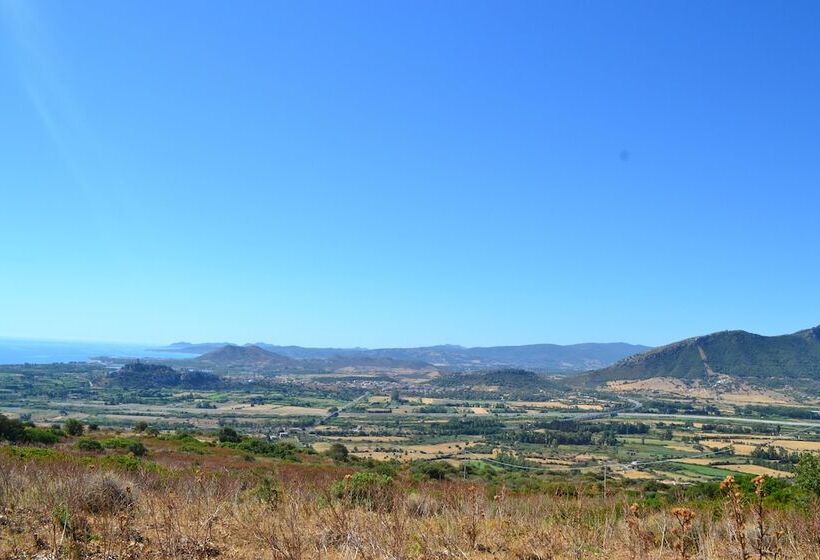 فندق فئة نجمة واحدة Agriturismo Irghitula