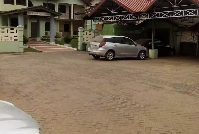 Hotelli Boy Boison Elite