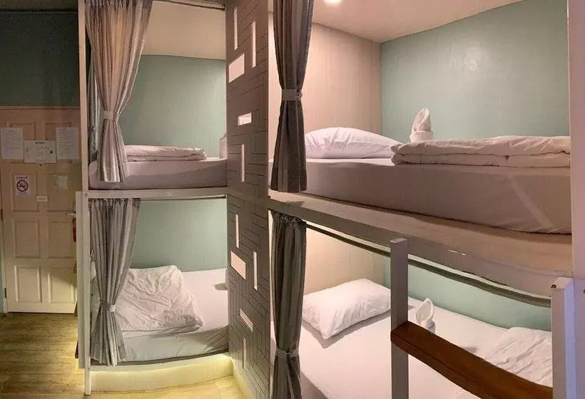 هتل Busket Hostel