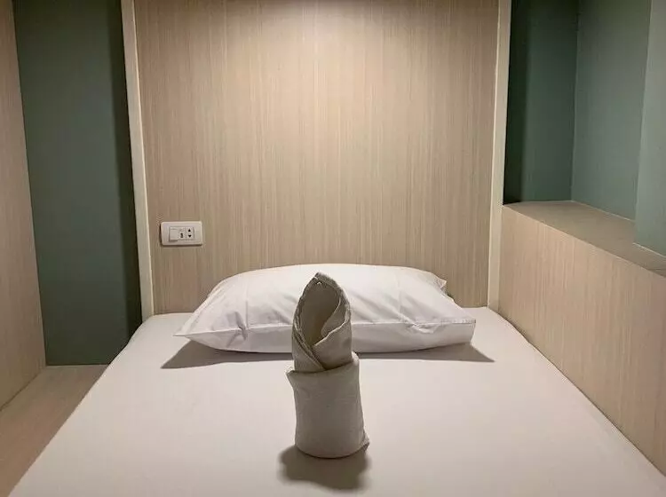 هتل Busket Hostel