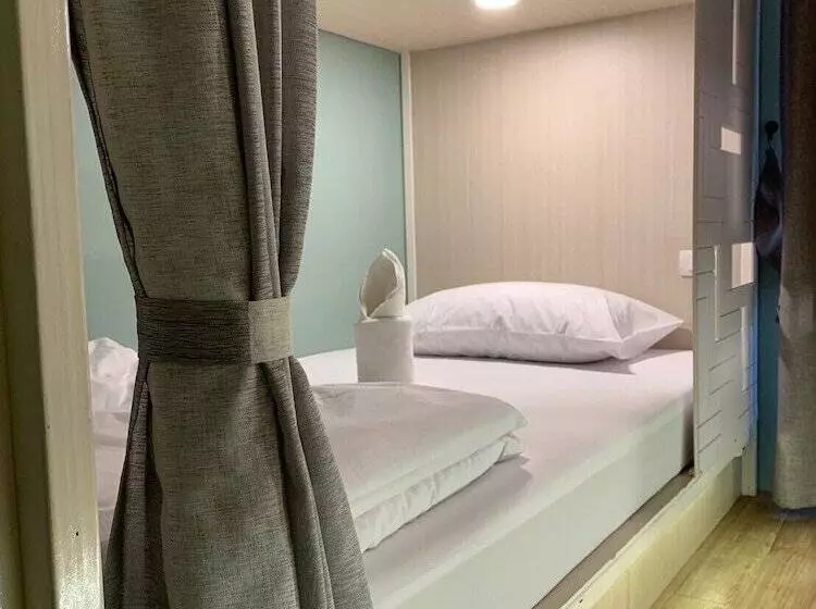 هتل Busket Hostel