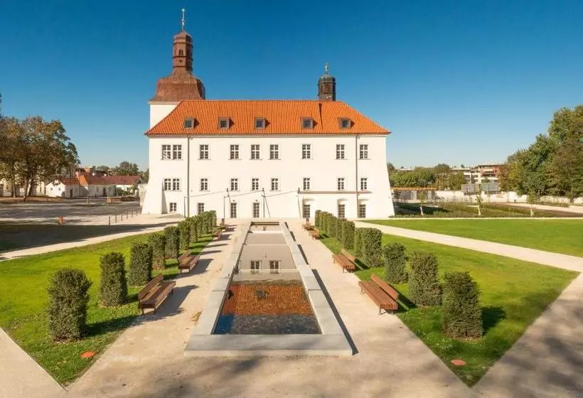 Hotelli Chateau Clara Futura