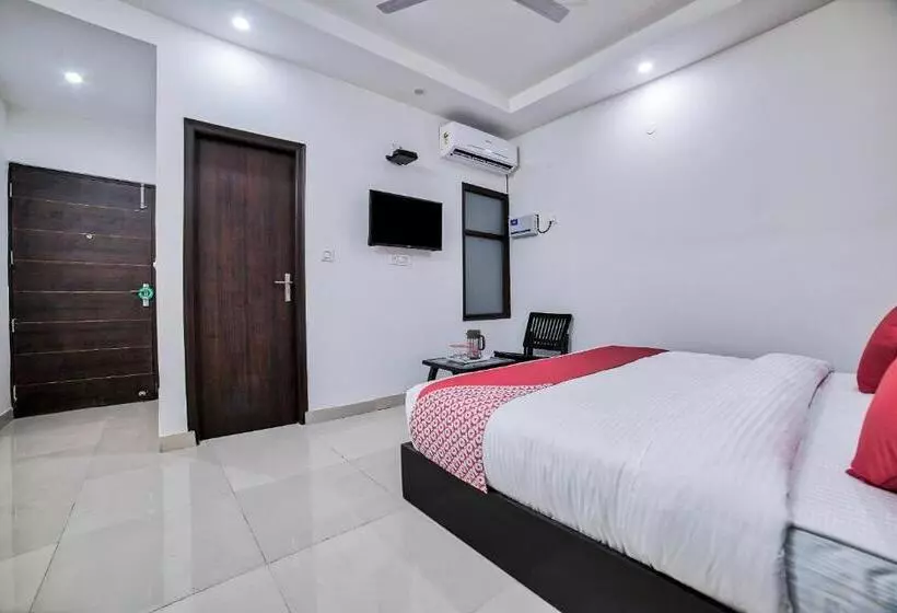 Hotelli O Crown Residency