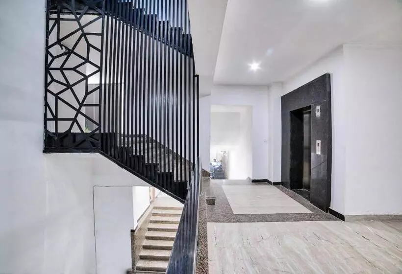 Hotelli O Crown Residency