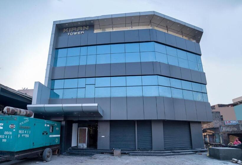 בית מלון כפרי O Crown Residency