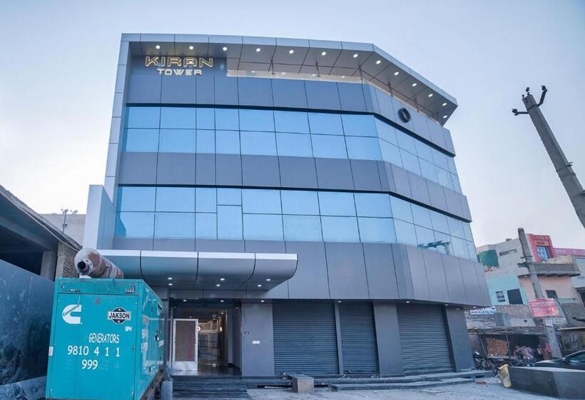 בית מלון כפרי O Crown Residency