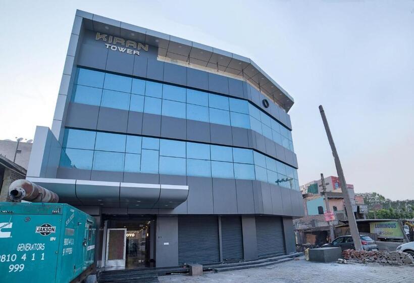 בית מלון כפרי O Crown Residency