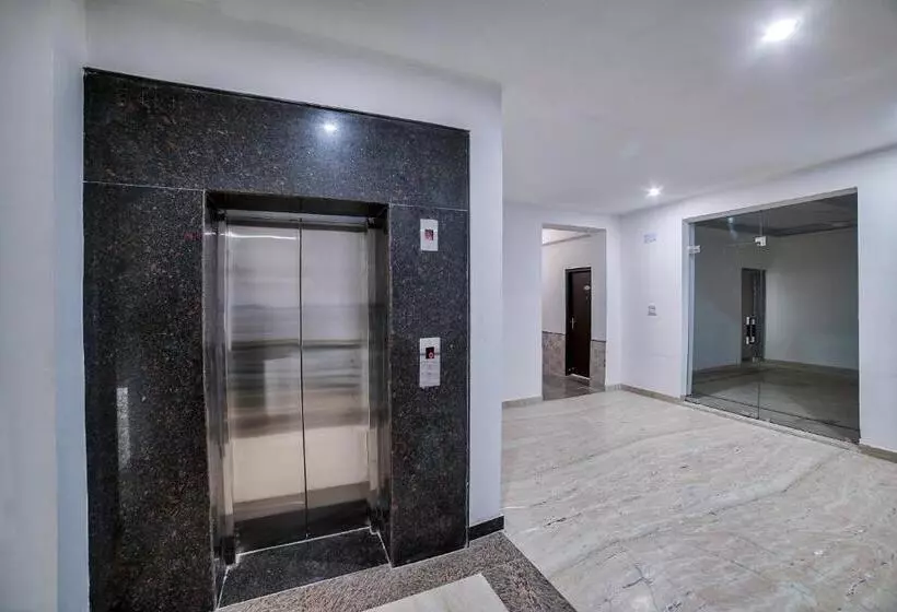 Hotelli O Crown Residency