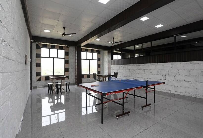 فندق Madhuban Resort