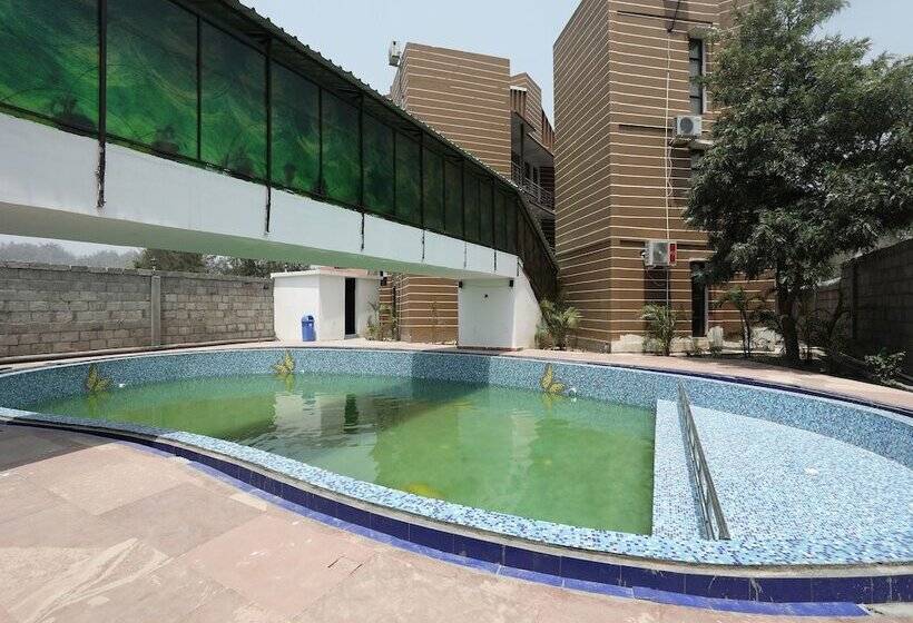 فندق Madhuban Resort