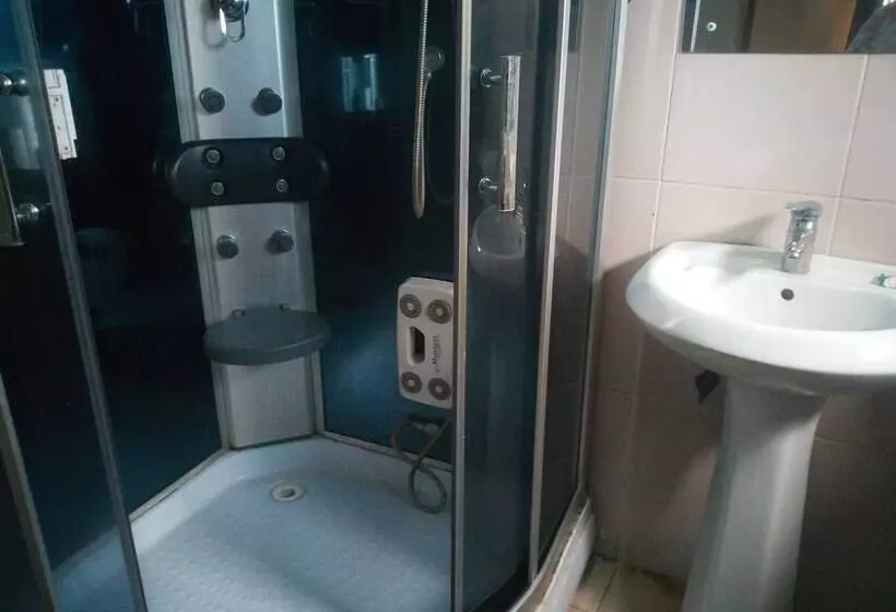 Peak Court Hotels