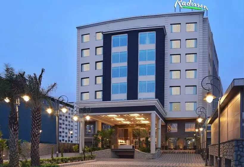 Hotel Radisson Chandigarh Zirakpur