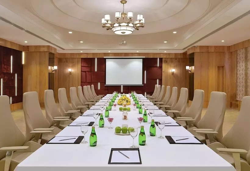 Hotel Radisson Chandigarh Zirakpur