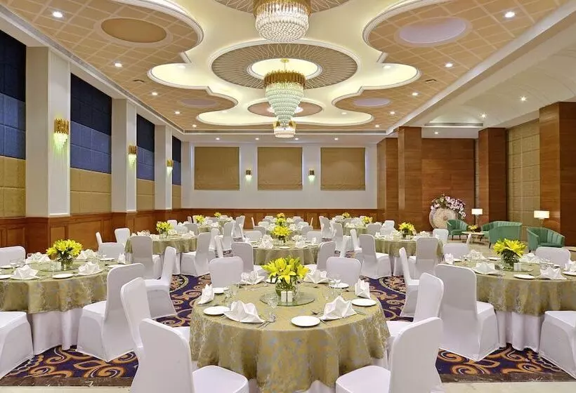Hotel Radisson Chandigarh Zirakpur