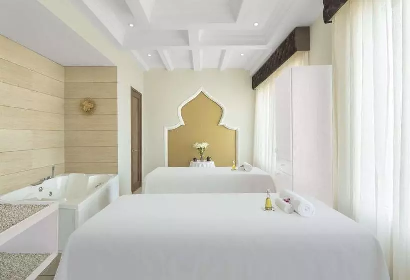 Hotel Radisson Chandigarh Zirakpur