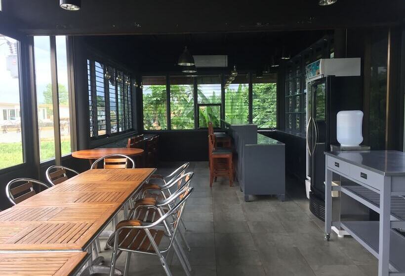 Отель Tha Lane Bay Villa