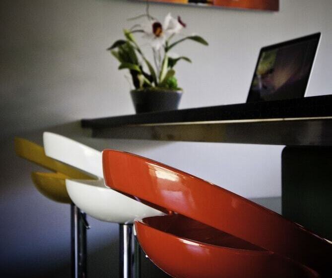 Отель Tha Lane Bay Villa