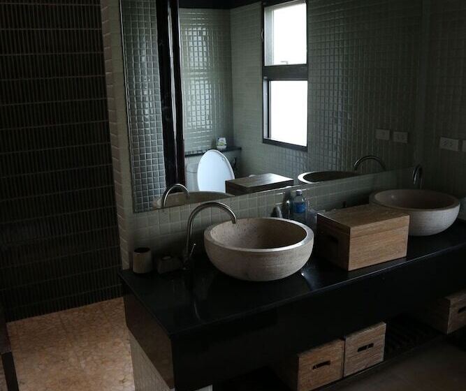 Отель Tha Lane Bay Villa