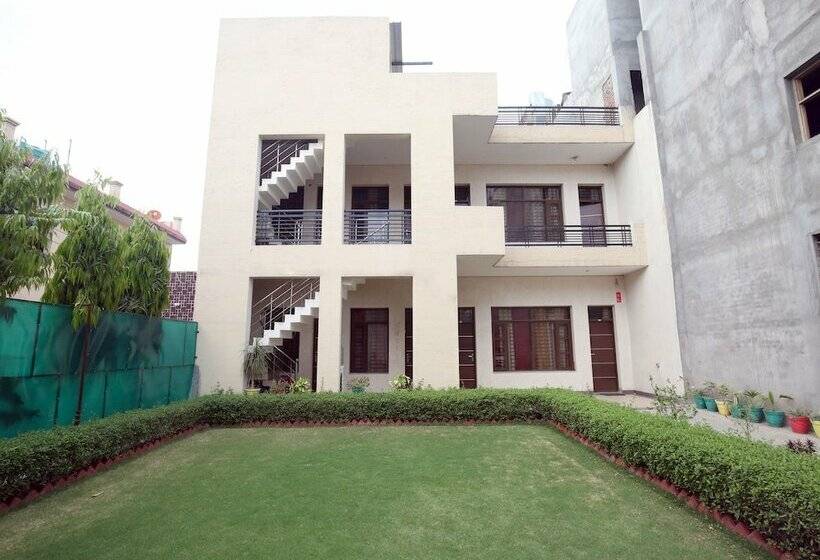 호텔 The Green Park Resort